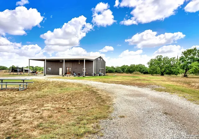 Homes for sale in Floresville, TX | 757 Joy Ln, Floresville, TX 78114 | MLS# 1998805