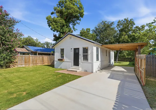 Homes for sale in Seguin, TX | 519 Collins Ave, Seguin, TX 78155 | MLS# 1998840