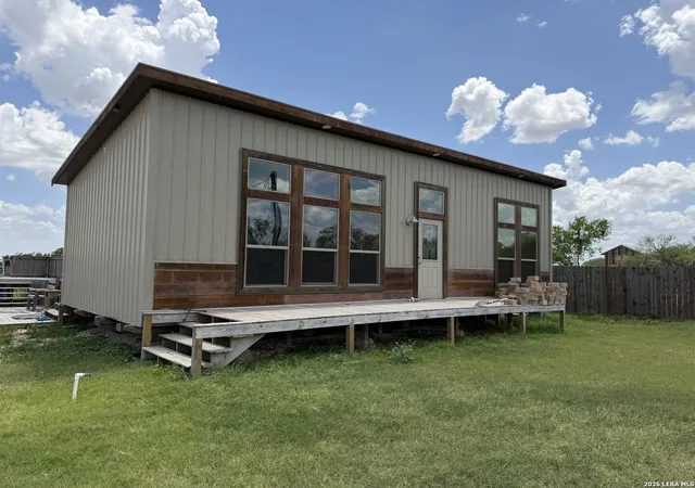 Homes for sale in Devine, TX | 7002 County Road 4514, Devine, TX 78016 | MLS# 1998845