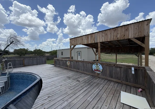 Homes for sale in Devine, TX | 7002 County Road 4514, Devine, TX 78016 | MLS# 1998845