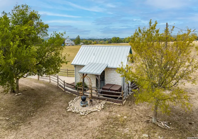 5th image of 237 Twisted Timbers Rd, Fredericksburg, TX 78624 | MLS# 1998851