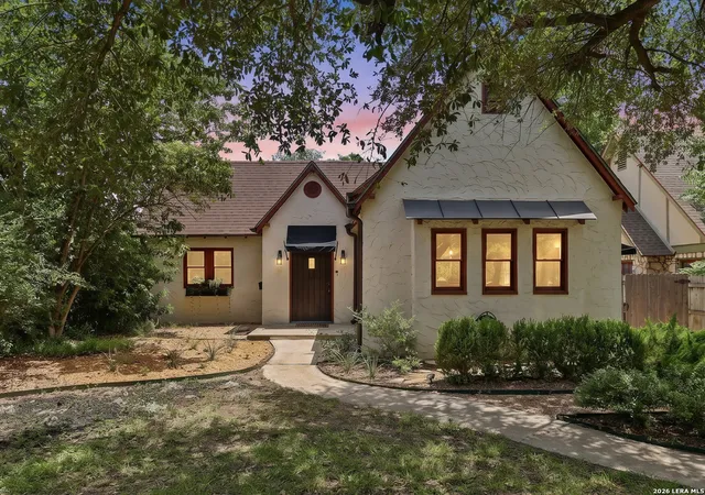 Photo 1 of Sale Pending at 218 North Dr, San Antonio, TX 78201 | MLS# 1998857 | Listing updated on 2026-08-03