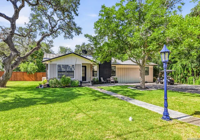 4th image of 227 W Highland Dr, Boerne, TX 78006 | MLS# 1998859