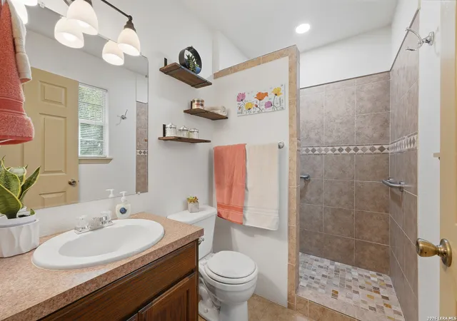 Photo 4 of Sale Pending at 529 Guerra Ln, Gonzales, TX 78629 | MLS# 1998871 | Listing updated on 2026-09-11