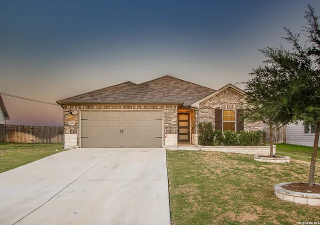Photo 2 of Single family home for sale at 206 Santo Spirit Rd, Hutto, TX 78634 | MLS# 1998872 | Listing updated on 2026-09-11
