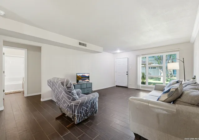 4th image of 255 E Rampart Dr #109, San Antonio, TX 78216 | MLS# 1998877