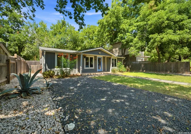 2nd image of 4610 Tanney St, Austin, TX 78721 | MLS# 1998902