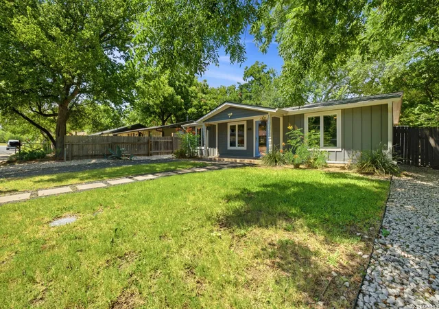 3rd image of 4610 Tanney St, Austin, TX 78721 | MLS# 1998902