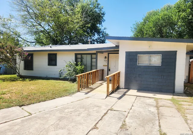 Photo 1 of Single family home for sale at 762 Marquette Dr, San Antonio, TX 78228 | MLS# 1998906 | Listing updated on 2026-09-17