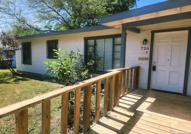 Photo 3 of Single family home for sale at 762 Marquette Dr, San Antonio, TX 78228 | MLS# 1998906 | Listing updated on 2026-09-17