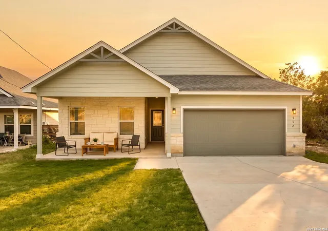 1st image of 952 Rimrock Cv, Spring Branch, TX 78070 | MLS# 1998908
