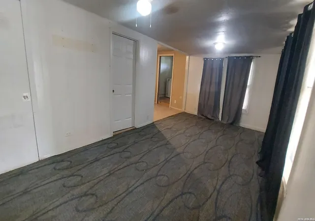 Listing Photo 4 - Condo for sale in building located at 2843 Castroville Rd, San Antonio, TX 78237