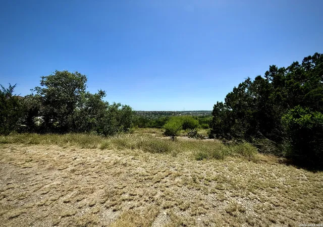 Photo 3 of Sale Pending at 52 Champions Run, San Antonio, TX 78258 | MLS# 1998918 | Listing updated on 2026-08-07