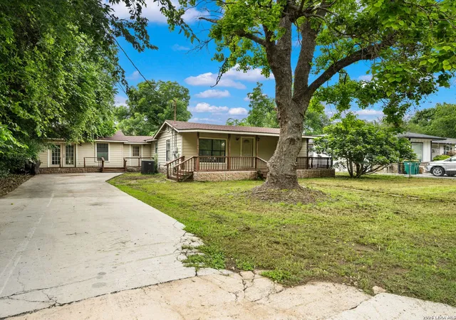 Homes for sale in Boerne, TX | 318 E Theissen Street, Boerne, TX 78006 | MLS# 1998925