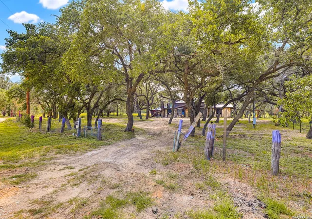 3rd image of 339 Shady Oaks Dr, Floresville, TX 78114 | MLS# 1998939
