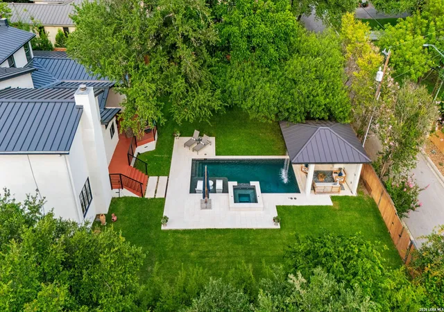 5th image of 524 Garraty Rd, Terrell Hills, TX 78209 | MLS# 1998947