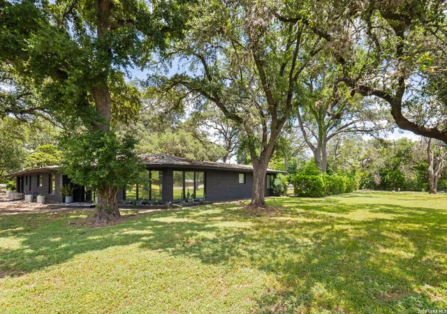 Photo 3 of Single family home for sale at 100 Dogwood Ln, San Antonio, TX 78213 | MLS# 1998982 | Listing updated on 2026-09-04