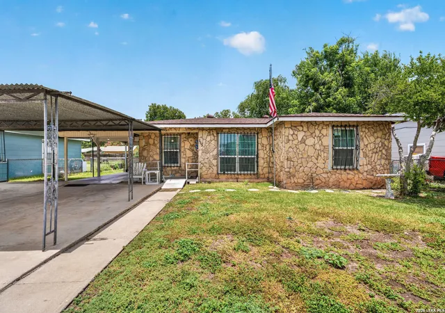 1st image of 115 Carmen Pl, San Antonio, TX 78207 | MLS# 1998986