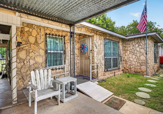4th image of 115 Carmen Pl, San Antonio, TX 78207 | MLS# 1998986