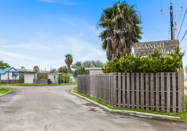 3rd image of 134 #6 N Alister St, Port Aransas, TX 78373 | MLS# 1998990