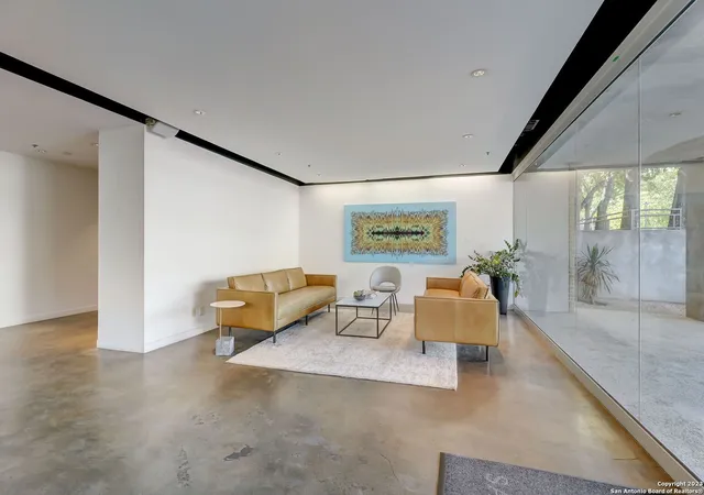 2nd image of 1115 S Alamo St, San Antonio, TX 78210