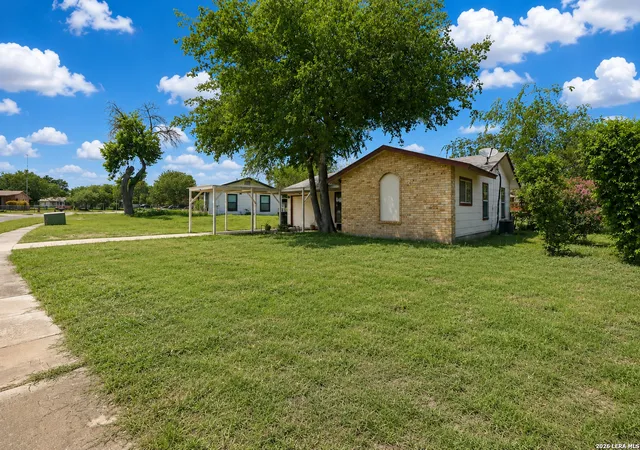 Photo 3 of Single family home for sale at 4802 Castle Brg, San Antonio, TX 78218 | MLS# 1999009 | Listing updated on 2026-09-14
