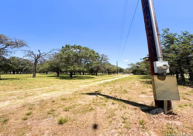 2nd image of 237 Sandy Oaks Dr, Seguin, TX 78155 | MLS# 1999038