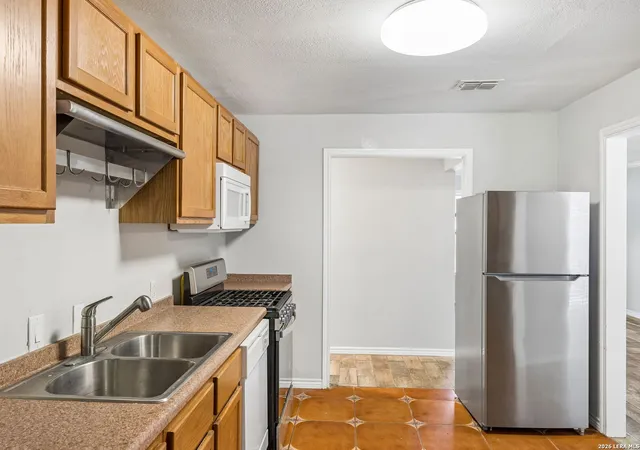 3rd image of 835 Lovera Blvd, San Antonio, TX 78201 | MLS# 1999055