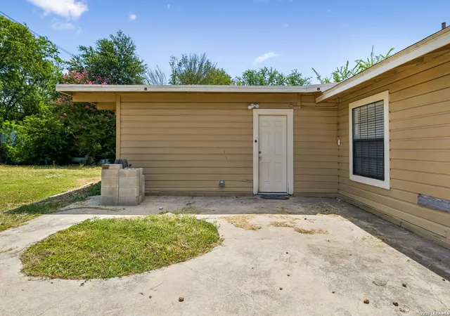 34th image of 835 Lovera Blvd, San Antonio, TX 78201 | MLS# 1999055
