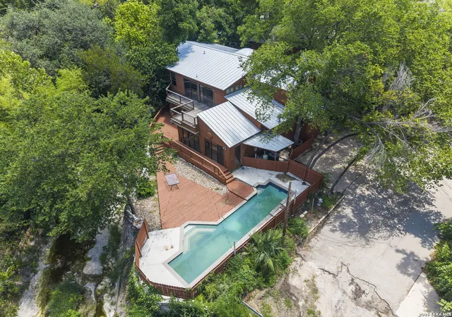 1st image of 800 Leonard St, Austin, TX 78705 | MLS# 1999059