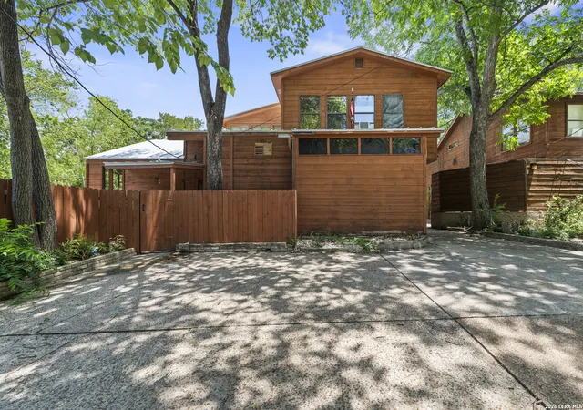 60th image of 800 Leonard St, Austin, TX 78705 | MLS# 1999059