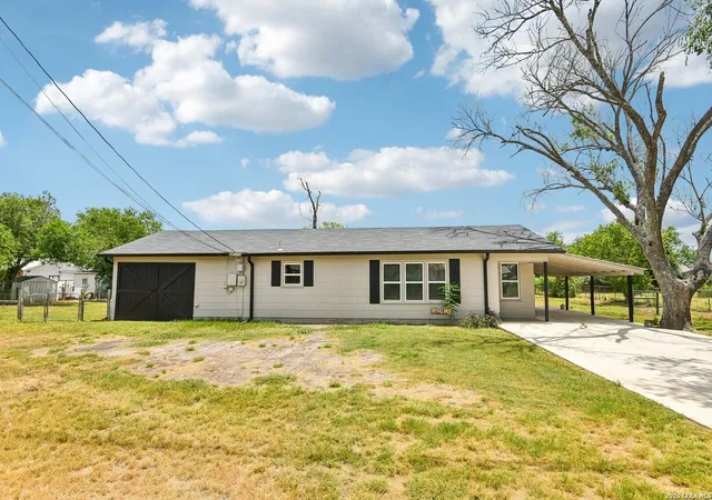 Homes for sale in Jourdanton, TX | 714 Orange St, Jourdanton, TX 78026 | MLS# 1999077