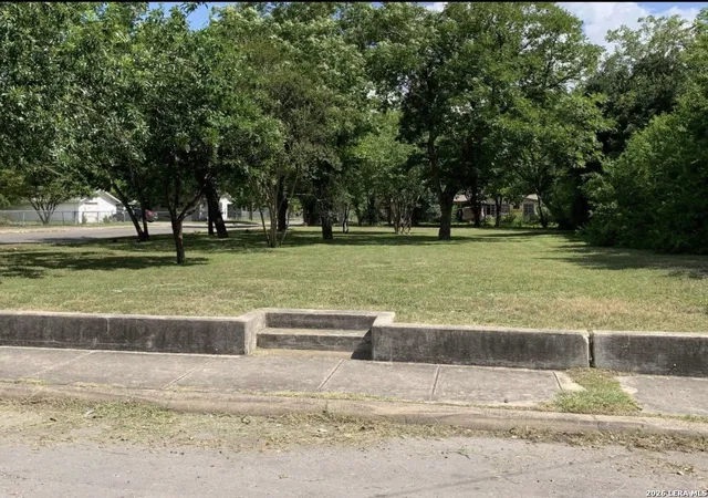 Photo 3 of Land for sale at 1029 Gladstone, San Antonio, TX 78225 | MLS# 1999087 | Listing updated on 2026-07-20