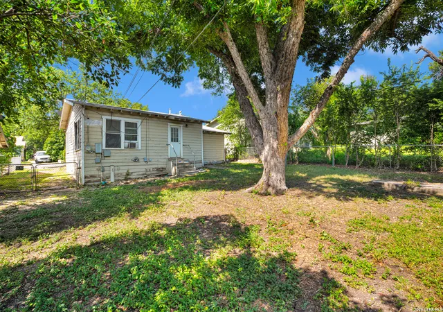 12th image of 1611 Lee Hall, San Antonio, TX 78201 | MLS# 1999097