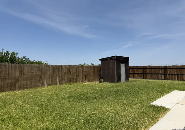 15th image of 2745 Natalia Dr, Eagle Pass, TX 78852 | MLS# 1999127
