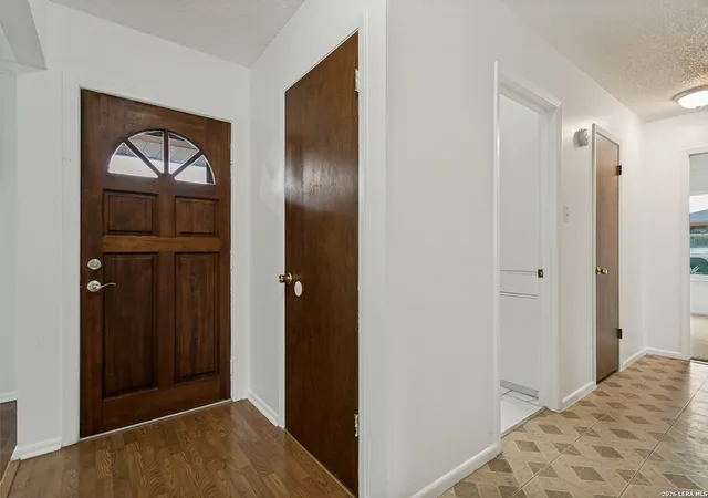 4th image of 207 Balboa Dr, Universal City, TX 78148 | MLS# 1999149