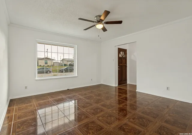 5th image of 207 Balboa Dr, Universal City, TX 78148 | MLS# 1999149