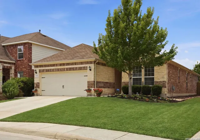 Photo 3 of Sale Pending at 27423 Rio Cir, Boerne, TX 78015 | MLS# 1999180 | Listing updated on 2026-08-19