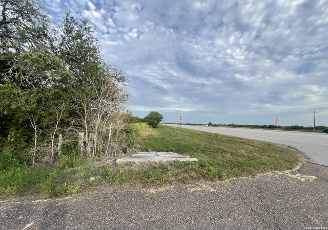 Homes for sale in Skidmore, TX | 620 Cr, Skidmore, TX 78389 | MLS# 1999249