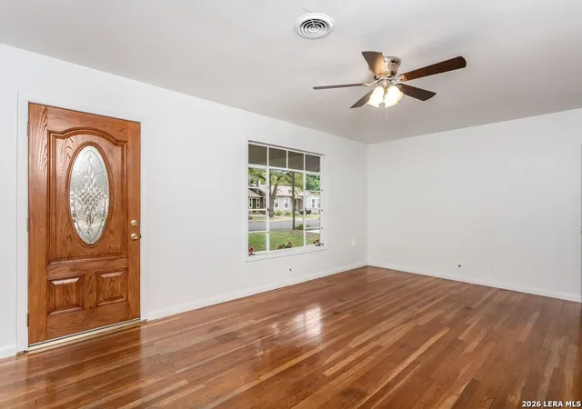 4th image of 109 And 111 Beverly Dr, Fredericksburg, TX 78624 | MLS# 1999250