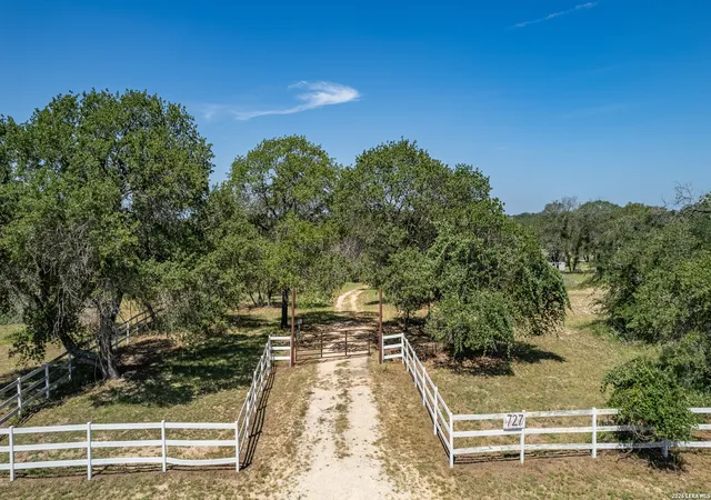 1st image of 727 Eagle Creek Dr, Floresville, TX 78114 | MLS# 1999261