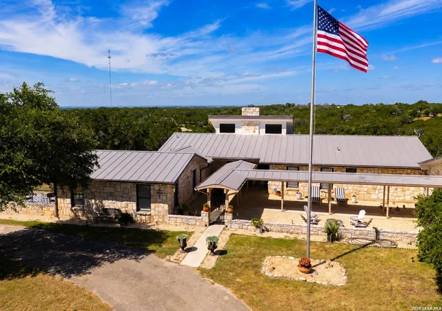 Photo 3 of Sale Pending at 34 Canyon Ridge Vw, Kerrville, TX 78028 | MLS# 1999279 | Listing updated on 2026-09-02