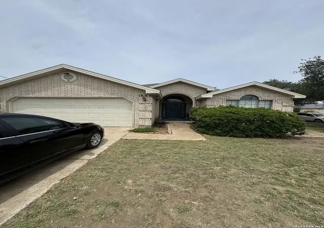 3rd image of 1634 Cristin Dr, Eagle Pass, TX 78852 | MLS# 1999285