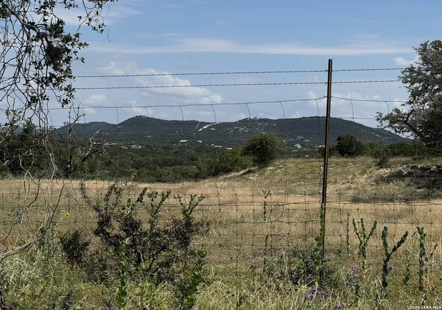 5th image of 1864 Panther Hollow, Bandera, TX 78003 | MLS# 1999288