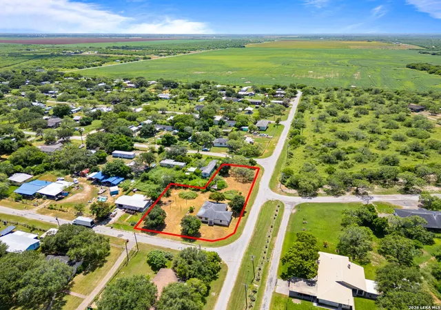 Photo 4 of Single family home for sale at 133 Lake St, Lake City, TX 78368 | MLS# 1999305 | Listing updated on 2026-07-21