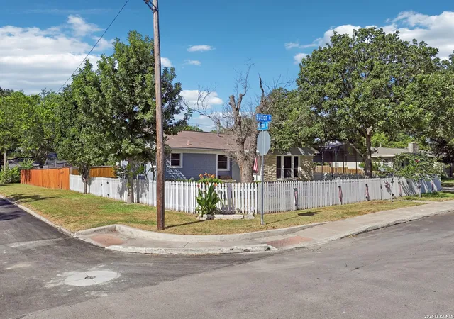 Photo 2 of Single family home for sale at 202 Sutton Dr, San Antonio, TX 78228 | MLS# 1999363 | Listing updated on 2026-09-16