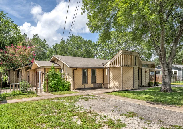 Photo 3 of Single family home for sale at 170 Sinclair Rd, San Antonio, TX 78222 | MLS# 1999389 | Listing updated on 2026-09-08