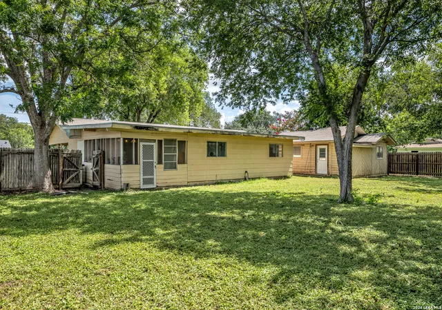 Photo 4 of Single family home for sale at 170 Sinclair Rd, San Antonio, TX 78222 | MLS# 1999389 | Listing updated on 2026-09-08