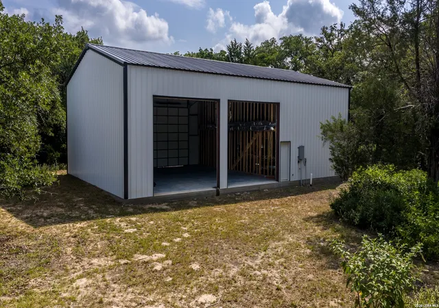 2nd image of 1324 Private Road 4055, Lexington, TX 78947 | MLS# 1999392