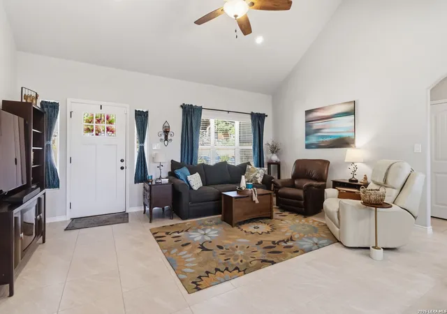Photo 4 of Sale Pending at 258 Lighthouse, Canyon Lake, TX 78133 | MLS# 1999395 | Listing updated on 2026-08-08